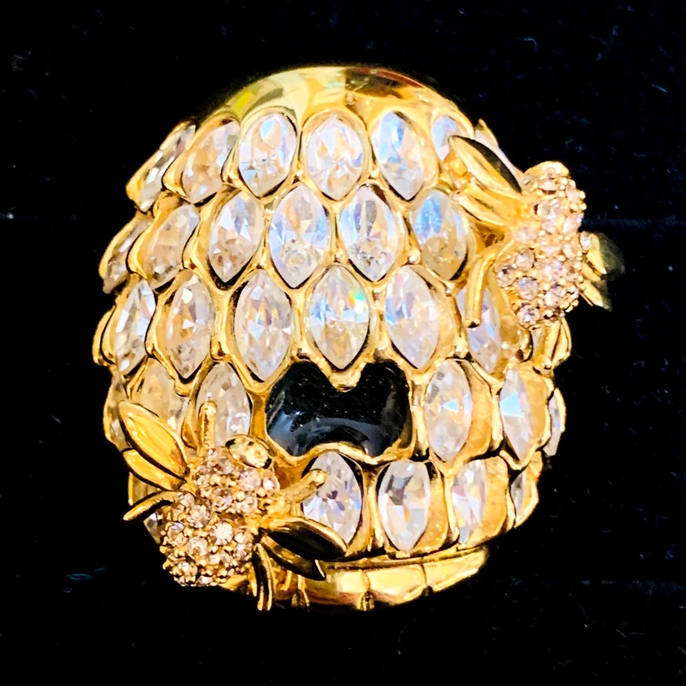 St. John "Honey Bee" Brooch ~ Mint Condition